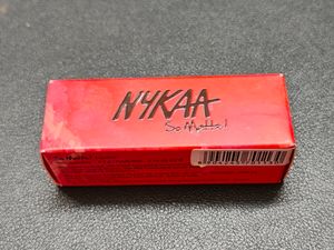 Nykaa So Matte Pink Brat Lipstick