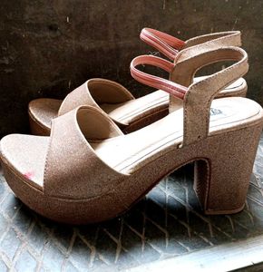 Heels 👠  Only One Soul Is Torn