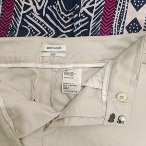 Beige Shorts with free earrings