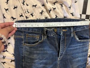 blue pant with printed shirt