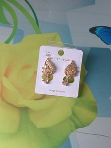 Elegant Gold Drop Earrings