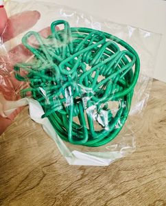 Elastic Clothline With 12 Clips