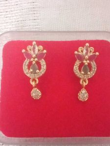 Emerald Stone And Gold Floral Drop Earring