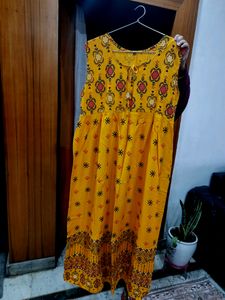 size : 44 (can be altered according to size) maxi dress sleevless