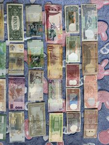 32 Banknote Currency Notes (Make Your Offer)