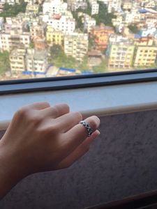 Emerald Green Hearts finger ring.