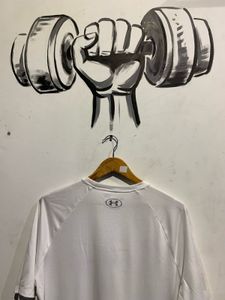 Underarmour white T-Shirt