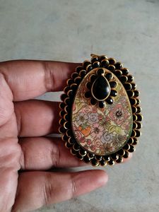 Trendy Locket And Earrings