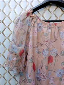 New With Tag Floral Korean Off shoulder Top