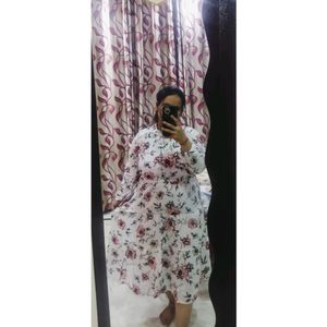 White Classy Floral Tshirt Dress