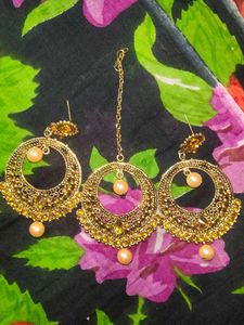 Earrings With Mang teeka!!!