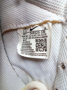 Nike Women&#39;s Sneakers