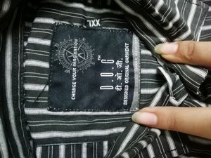 BLACK AND WHITE LINING SHIRT
