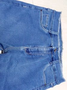 Classic Blue Stretchable Skinny Jeans for Women