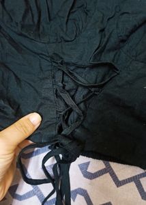 H&amp;M Black Lace -up Detailed Crop Top