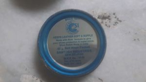 BLACK SHOES POLISH OF ROYAL