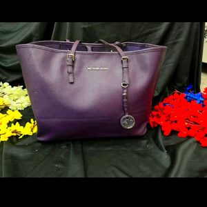 Michael Kors Jet Set Tote Bag