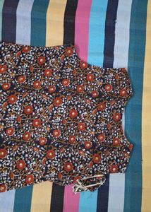 Floral Print Sleeveless Kurti