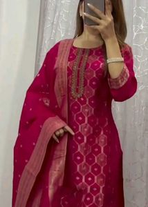 Elegant Pink Kurta Set