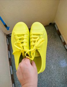 FLUROSCENT GREEN CASUAL SHOES
