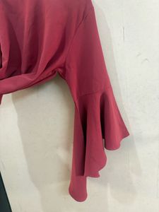 🍷 Elegant Burgundy Bell Sleeve Blouse🍷