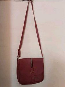 Beautiful Sling Bag 😍👛