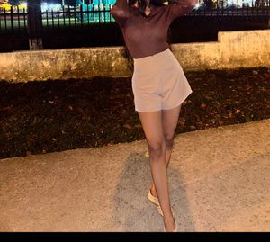 beige shorts