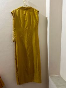 Elegant Sleeveless Kurta