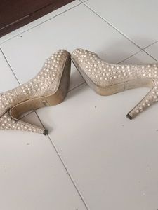 Gold Pearl studded Stilettos