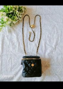 Black Bucket Bag 🖤