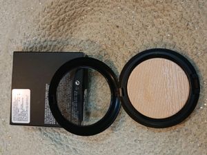 MAC Extra Dimension Skinfinish Highlighter