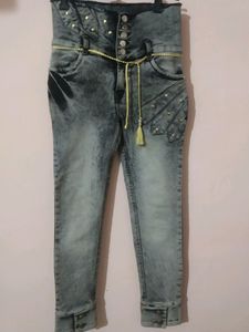 HighWaistJeans & Black Top