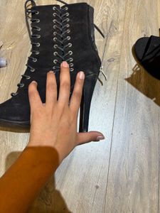 Black Lace-Up Toe Heels
