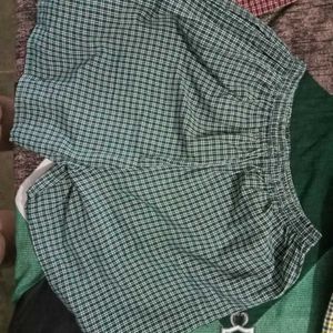 Stylish Checkered Shorts Combo