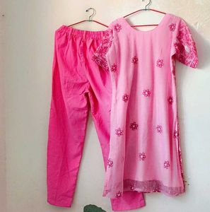 Very Beautiful chicken Kari Kurti With Pant