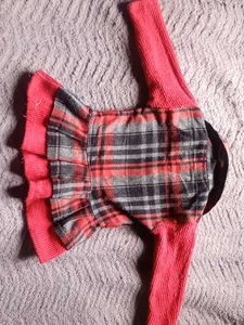 Girl&#39;s Plaid Dress with Corduroy Sleeves