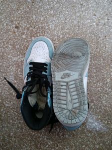 Sports Shoes