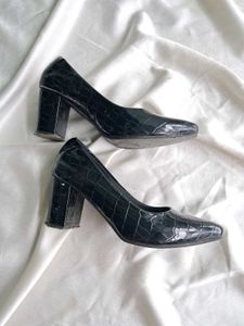 Dressberry Elegant Black Heels
