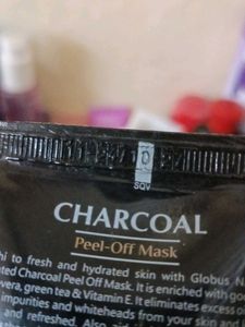Globus Naturals Charcoal Peel-Off Mask
