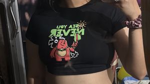 Graphic Crop Top