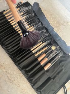Makeup Brush Set (24 Pcs)