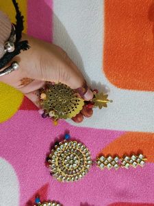 Elegant Kundan Maang Tikka Set