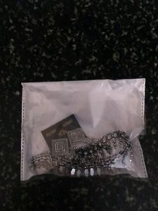Exclusively Beautiful, Absolutely New Metal Artificial Set...