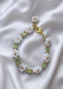 Korean Daisy Bracelet