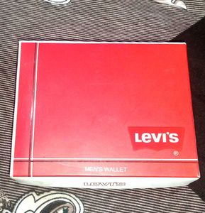 Levi's Men's Wallet - New in Box
