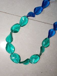 Green And Violet Colour Chain