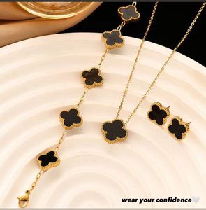 Clover Jewelry Set (Black)🤍🤍