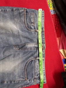 Distressed Denim Jeans top fit