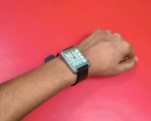 Fastrack Men Off White Dial Analog Watch 3129SM01