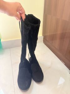 Stylish Black Over-the-Knee Boots